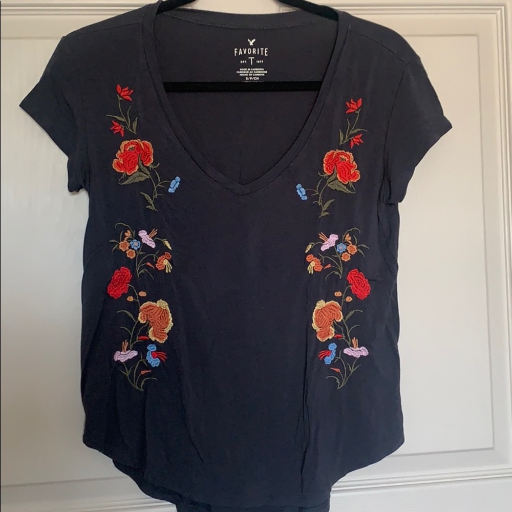 American Eagle tshirt